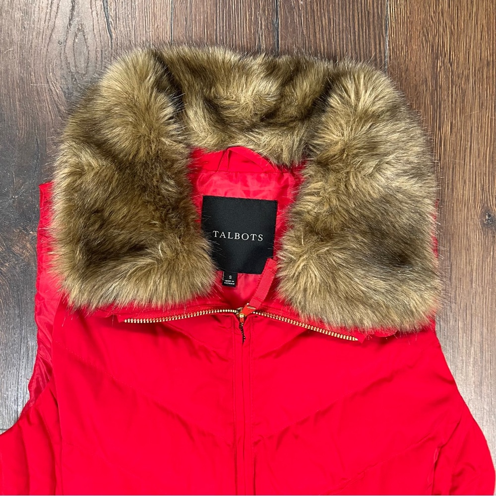 Talbots Faux Fur Collar Down Puffer Vest in Red Pop SZ SM - Picture 4 of 8